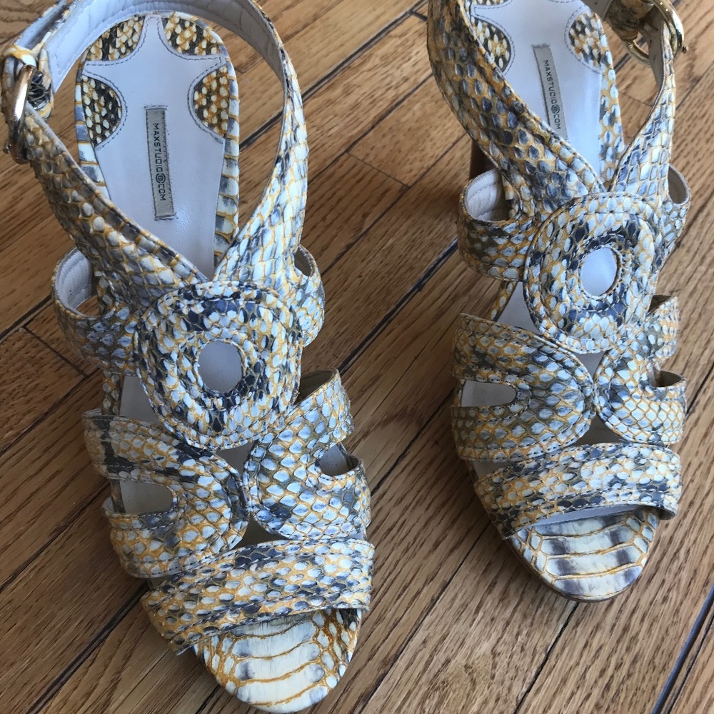 6M - Open Toe Platform Heels